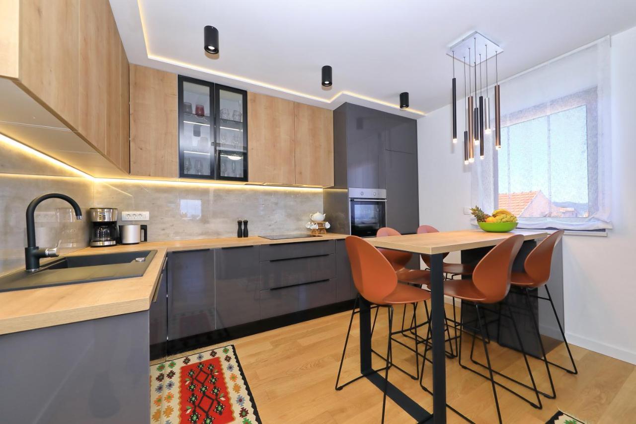 Penthouse Diem - Private Pool With Sea View 자다르 외부 사진