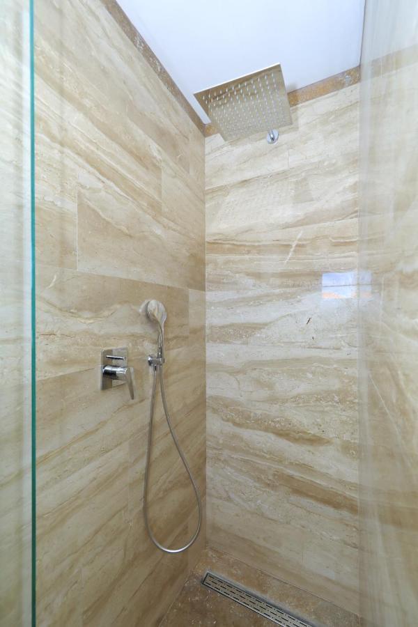 Penthouse Diem - Private Pool With Sea View 자다르 외부 사진